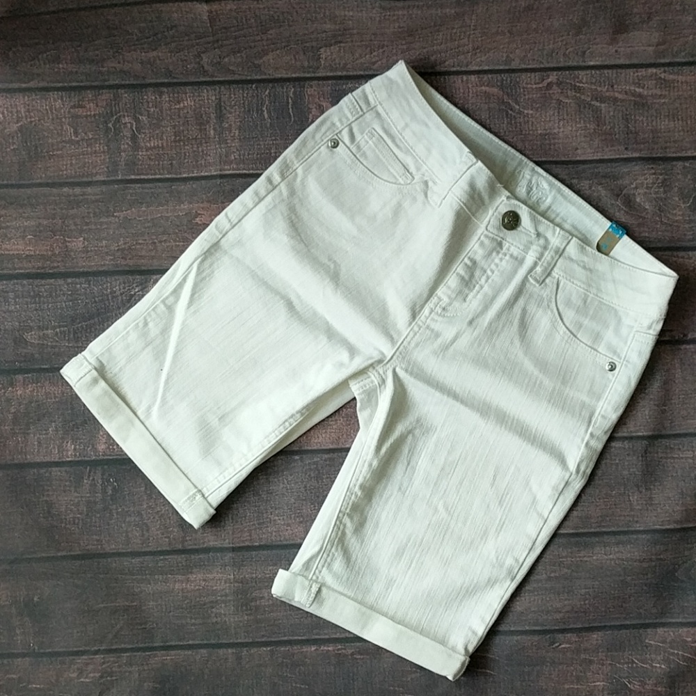 🔺3/$10🔺 Justice | White Bermuda Shorts
